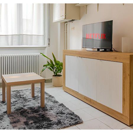 Free Parking - 5 Min By Walk From City Center Como Exterior photo