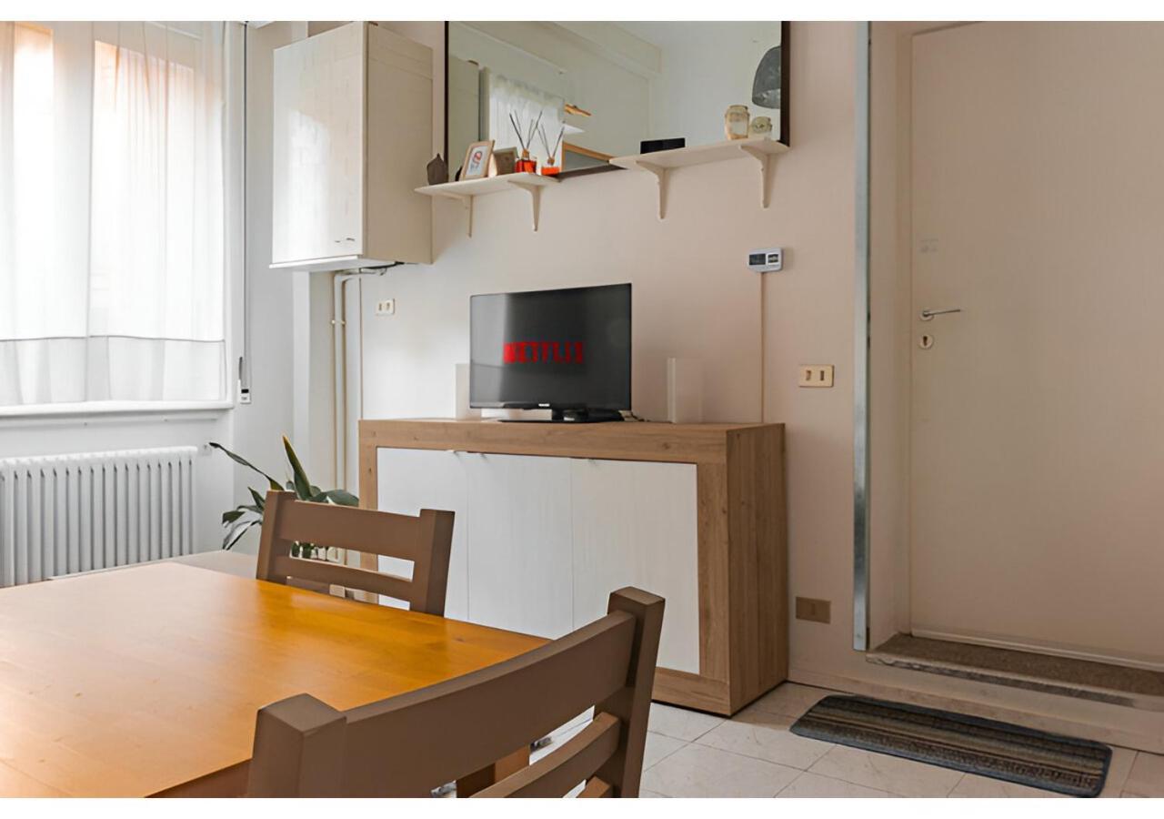 Free Parking - 5 Min By Walk From City Center Como Exterior photo